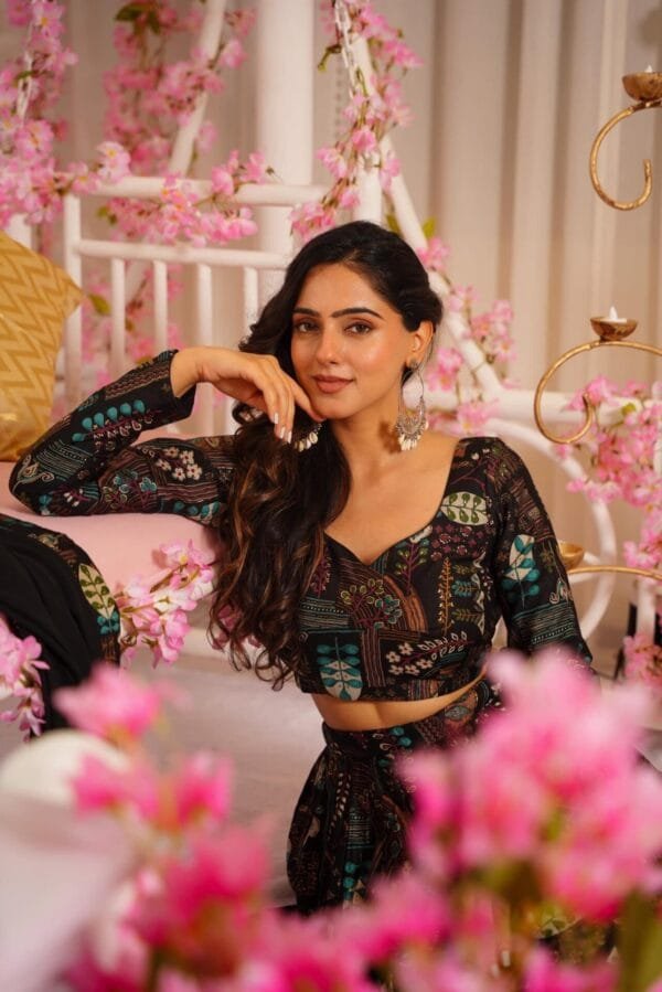 Farisha black lehenga set - Image 2