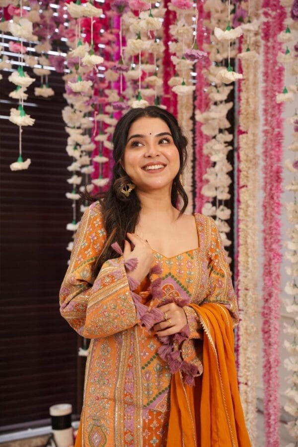 Sunset aura heavy embroidered suit set - Image 3