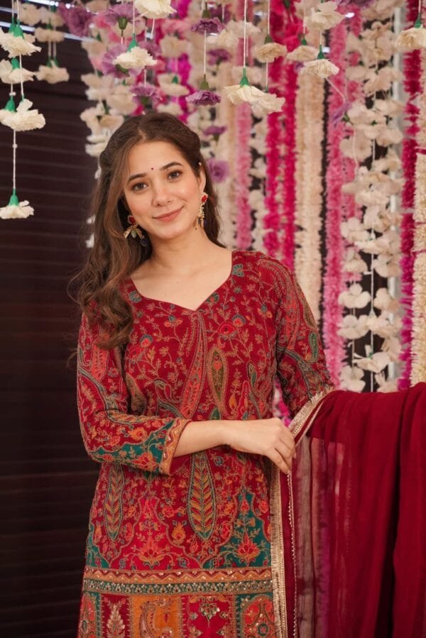 Juliet embroidered suit set - Image 3