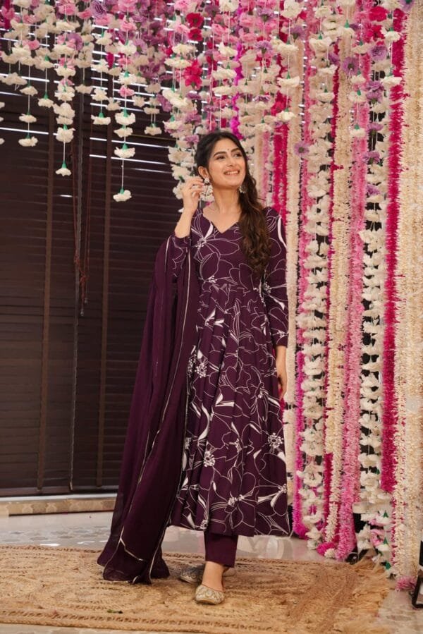 Amanda Linear suit set - Image 4