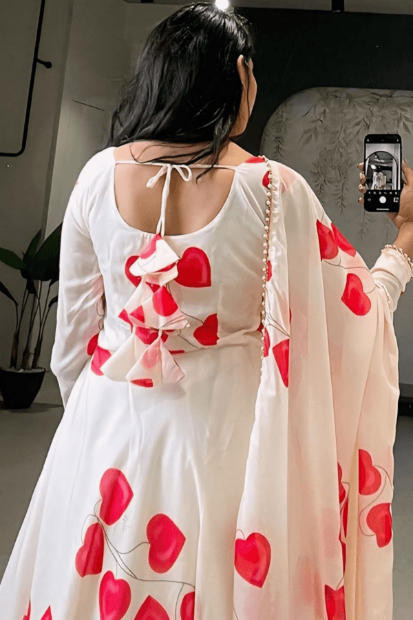 BEAUTIFUL RED HEARTS IN BLOOM GOWN - Image 4