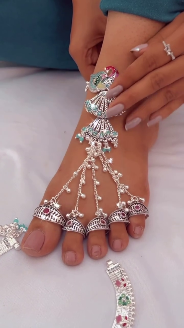 Elegant Traditional Silver-Plated Bridal Foot Jewelry Set with Intricate Enamel Work, Attached Toe Rings, and Dangling Chains – Ethnic Anklet and Bichiya Combo for Festive and Wedding Wear - Image 3