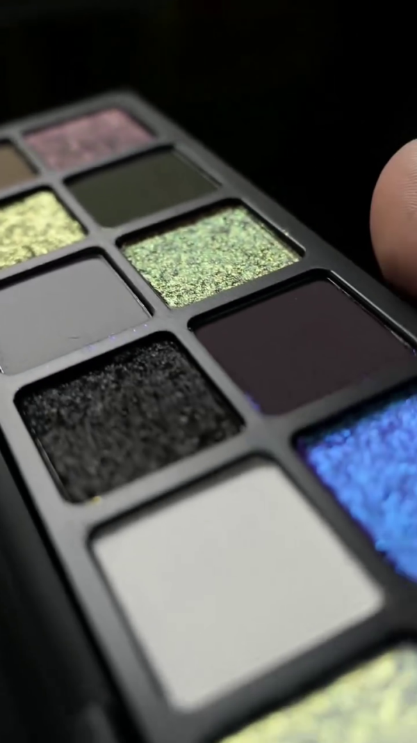 Sugarock Extravaganza Polytope Eyeshadow Palette – A Captivating Collection of Rich Mattes, Vibrant Metallics, and Stunning Multichrome Shimmers for Bold and Versatile Eye Looks - Image 2