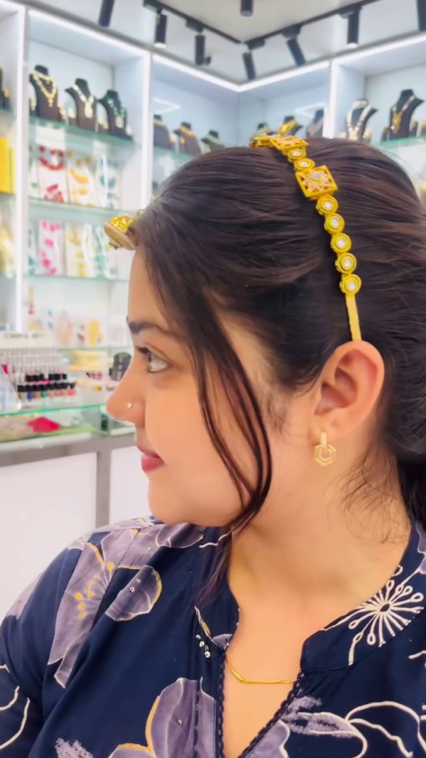 Traditional Gold-Plated Temple Jewelry Set Featuring Intricate Maang Tikka, Elegant Choker Necklace, and Coordinated Hair Accessories with Kundan Detailing for Festive and Bridal Wear - Image 3