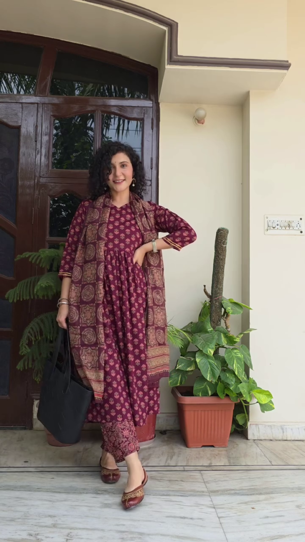 Women's Traditional Ethnic Kurta Set – Elegant Floral & Paisley Print Anarkali Kurtis with Matching Dupatta and Pants Perfect for Festive, Casual, and Office Wear - Image 3