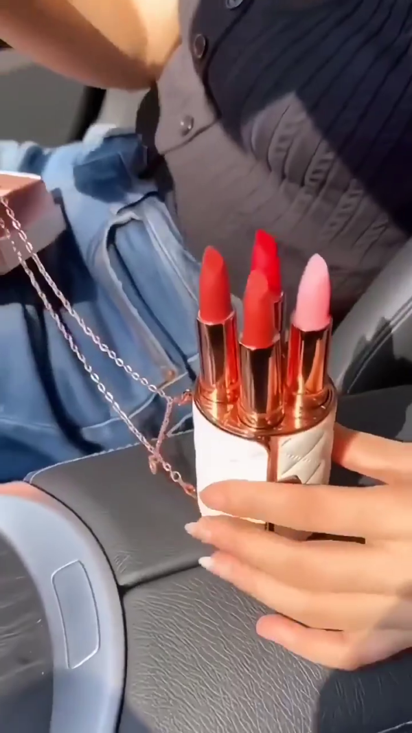Luxury Mini Handbag-Inspired Lipstick Gift Set – Stylish Quilted Case with Rose Gold Accents Featuring 4 Vibrant Lip Colors – Elegant Portable Makeup Accessory for Gifting or Everyday Glam - Image 3