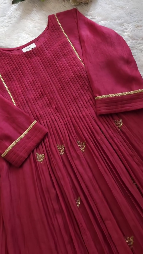 Handcrafted Cotton Anarkali Kurta with Delicate Gold Thread Embroidery, Pintuck Detailing on Sleeves, Lace Edges, and Matching Dupatta – Perfect for Festive and Ethnic Occasions - Image 3