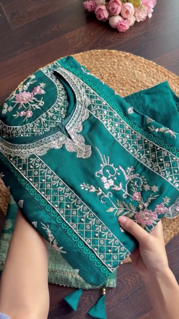 Teal Green Ethnic Kurta Set with Pastel Thread and Zari Embroidery Paired with Banarasi Polka Dot Dupatta – Elegant Traditional Festive & Wedding Wear Ensemble for Women