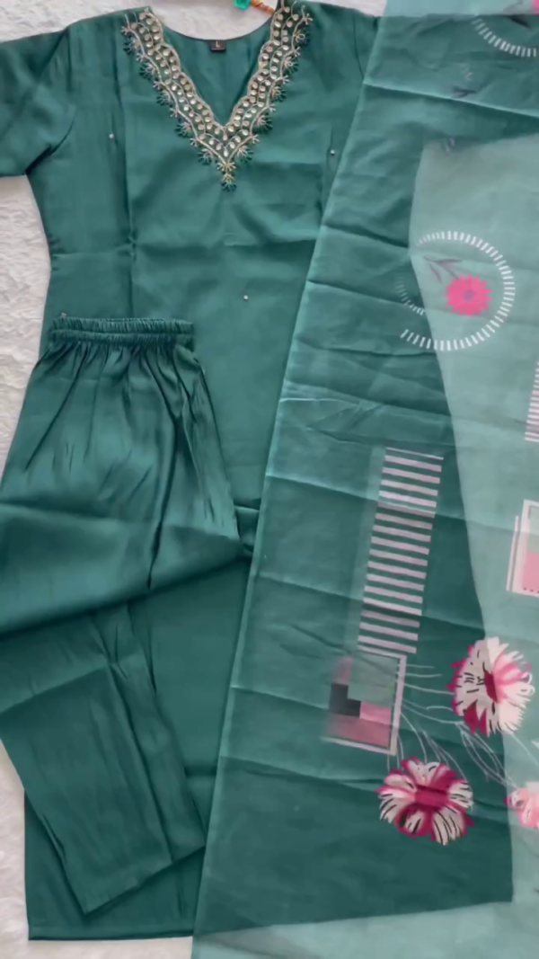 Elegant Bottle Green Embroidered Kurta Set with Geometric Floral Organza Dupatta" - Image 2