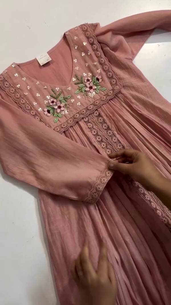 Dusty Rose Cotton Kurta Set with Floral Embroidered Yoke, Lace Detailing, Matching Pants and Lightweight Dupatta – Perfect for Festive and Casual Wear