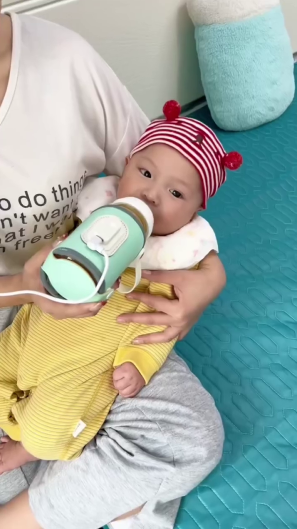 Portable USB-Powered Baby Bottle Warmer Sleeve with Adjustable Temperature Control – Ideal for Home, Travel, and On-the-Go Feeding – Compatible with Most Standard Baby Bottles and Keeps Milk Warm Safely and Efficiently - Image 2