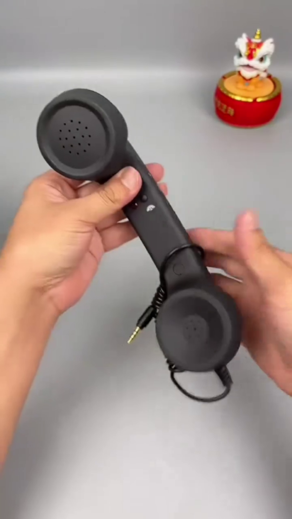 Retro Style Handset Receiver with 3.5mm Jack Compatible with Smartphones – Vintage Telephone Handheld Headset for Mobile Calls, Noise Reduction, and Comfortable Grip