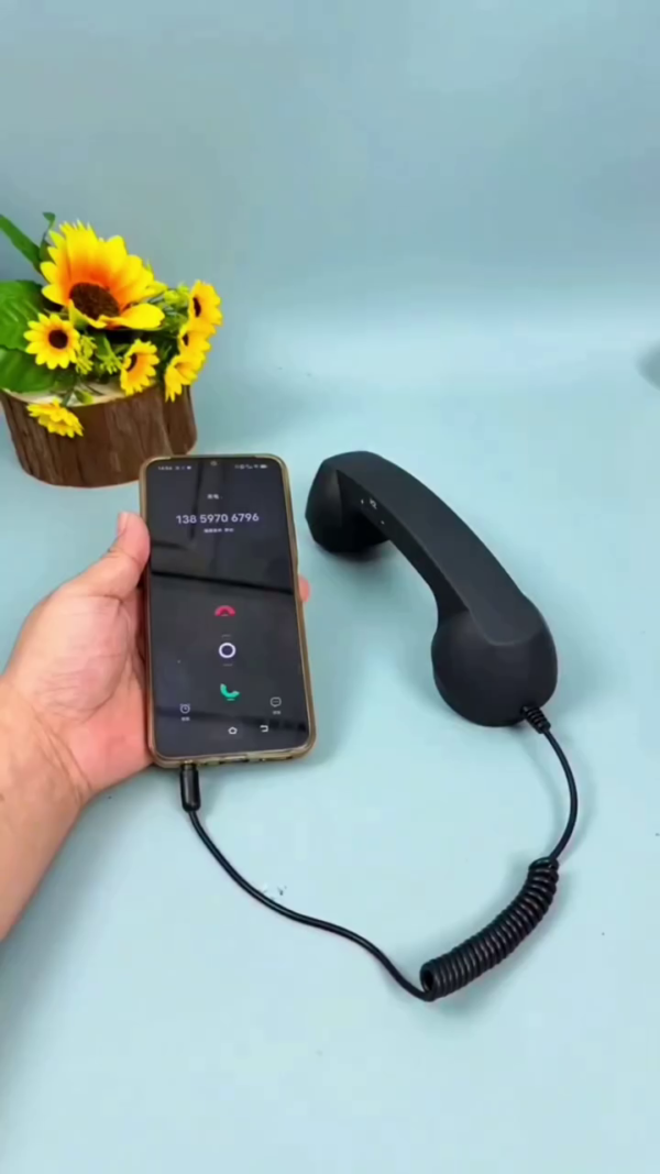 Retro Style Handset Receiver with 3.5mm Jack Compatible with Smartphones – Vintage Telephone Handheld Headset for Mobile Calls, Noise Reduction, and Comfortable Grip - Image 2