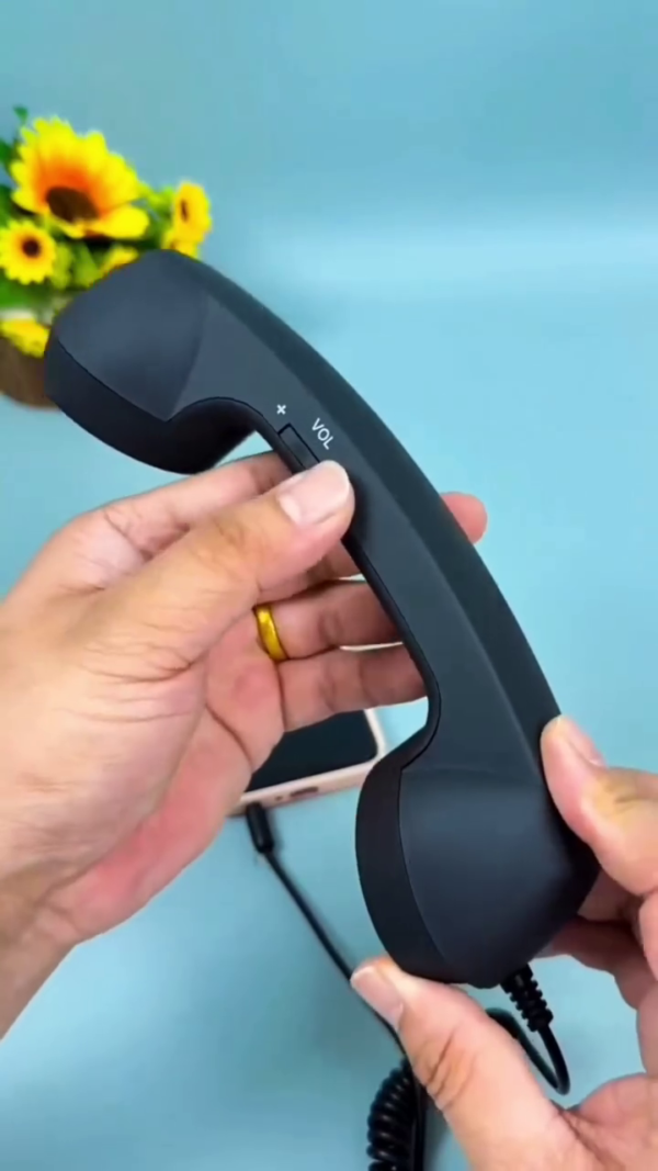 Retro Style Handset Receiver with 3.5mm Jack Compatible with Smartphones – Vintage Telephone Handheld Headset for Mobile Calls, Noise Reduction, and Comfortable Grip - Image 3