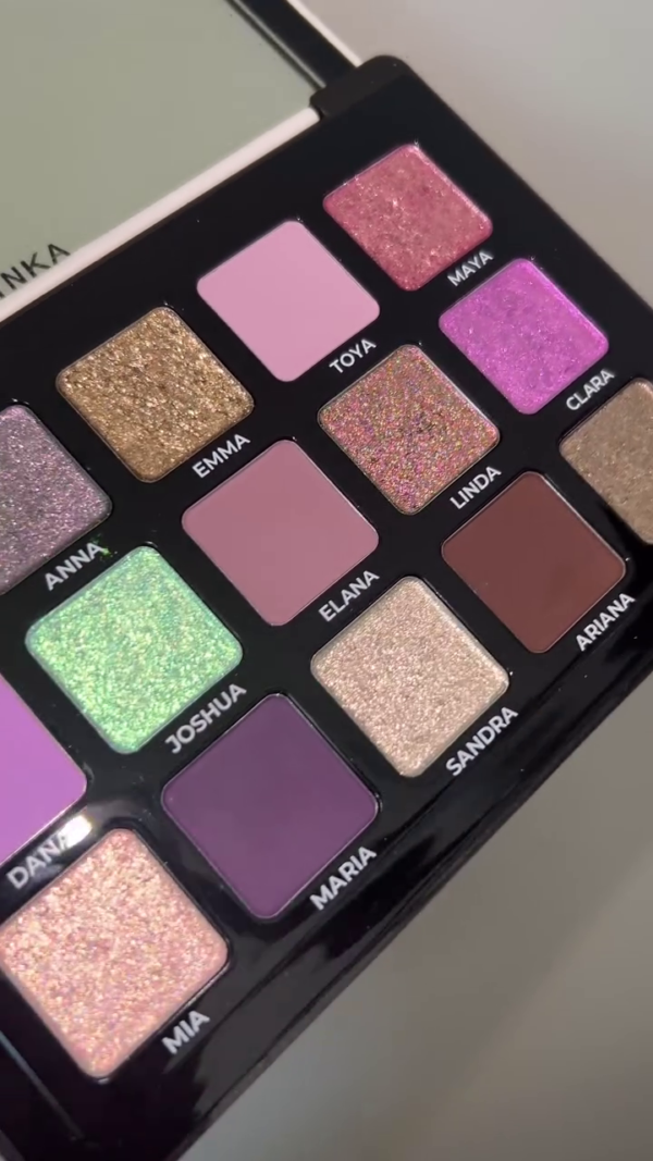 Multichrome & Matte Eyeshadow Palette Featuring 15 Vibrant Shades with Names, Including Glitter, Shimmer, and Bold Matte Finishes for Creative and Everyday Eye Makeup Looks