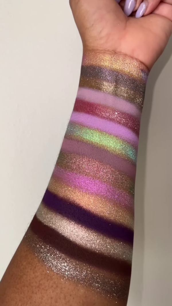 Multichrome & Matte Eyeshadow Palette Featuring 15 Vibrant Shades with Names, Including Glitter, Shimmer, and Bold Matte Finishes for Creative and Everyday Eye Makeup Looks - Image 2