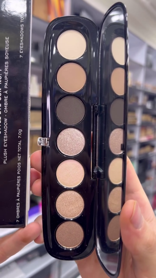 Marc Jacobs Style Eye-Con No. 7 Plush Eyeshadow Palette – 7 Sophisticated Shades in Matte and Shimmer Finishes for a Luxurious Eye Look - Image 2