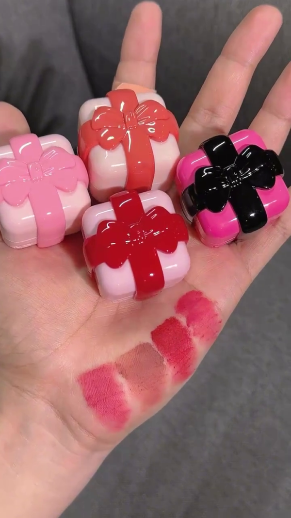 Gift Box Lipstick Set – 4 Cute, Vibrant Lip Colors in Pink, Red, and Coral Shades with a Glossy Finish - Image 3