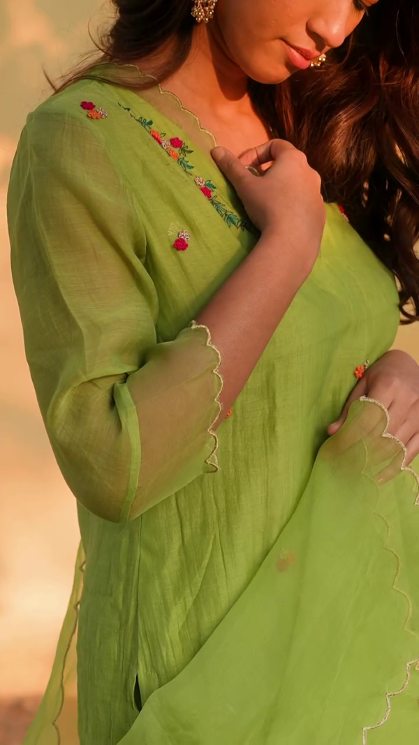 Graceful Lime Green Organza Kurta Set with Delicate Floral Embroidery and Scalloped Edges – A Breezy and Elegant Choice for Summer Festivities and Daytime Celebrations